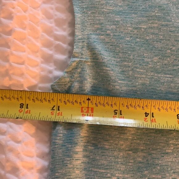 COLUMBIA, sleeveless,  small, great condition, tie shoulders - Picture 11 of 13